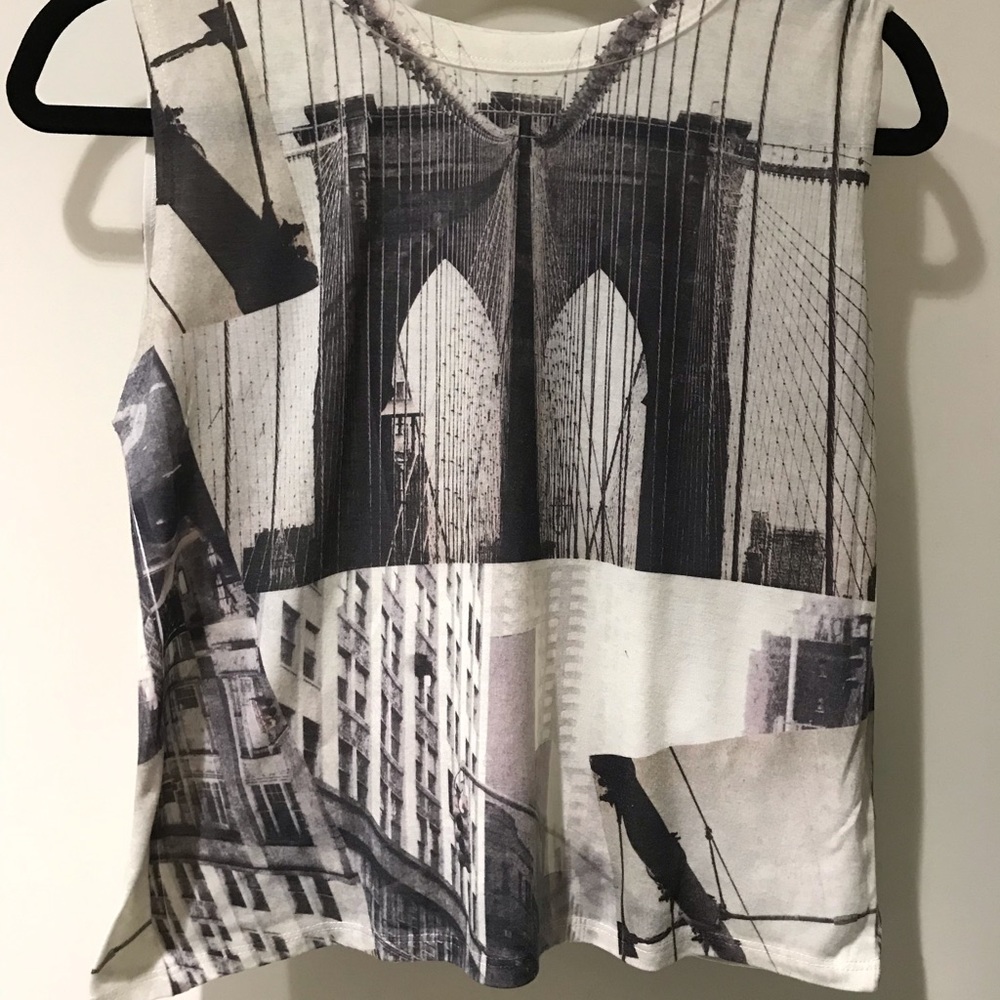 Brooklyn Bridge tank